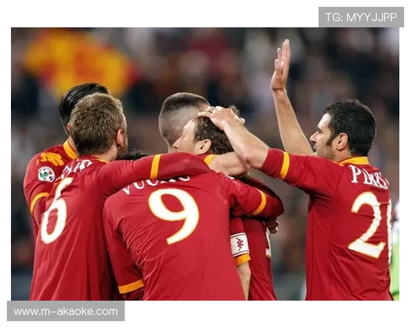 托蒂现身罗马主场观战,球迷高唱-只有一个队长-致敬传奇 托蒂现身罗马主场观战,球迷高唱-只有一个队长-致敬传奇